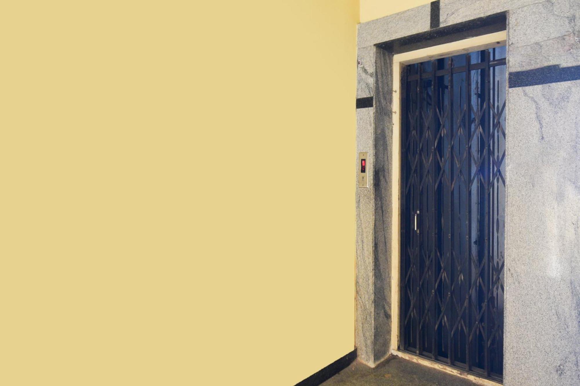 Hotel O Lucky Grand Hyderabad Bagian luar foto