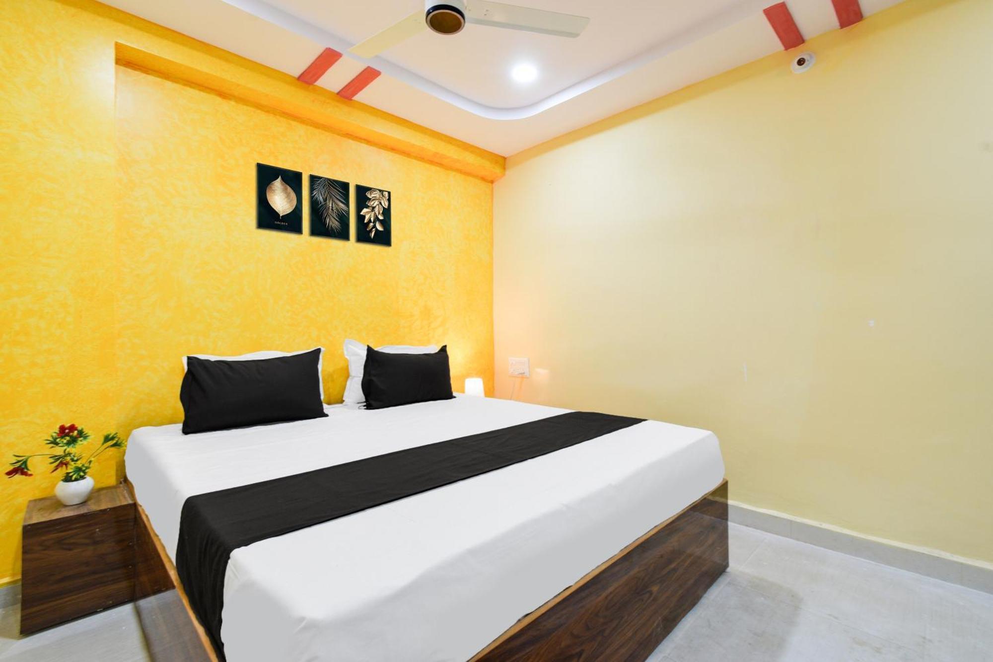 Hotel O Lucky Grand Hyderabad Bagian luar foto