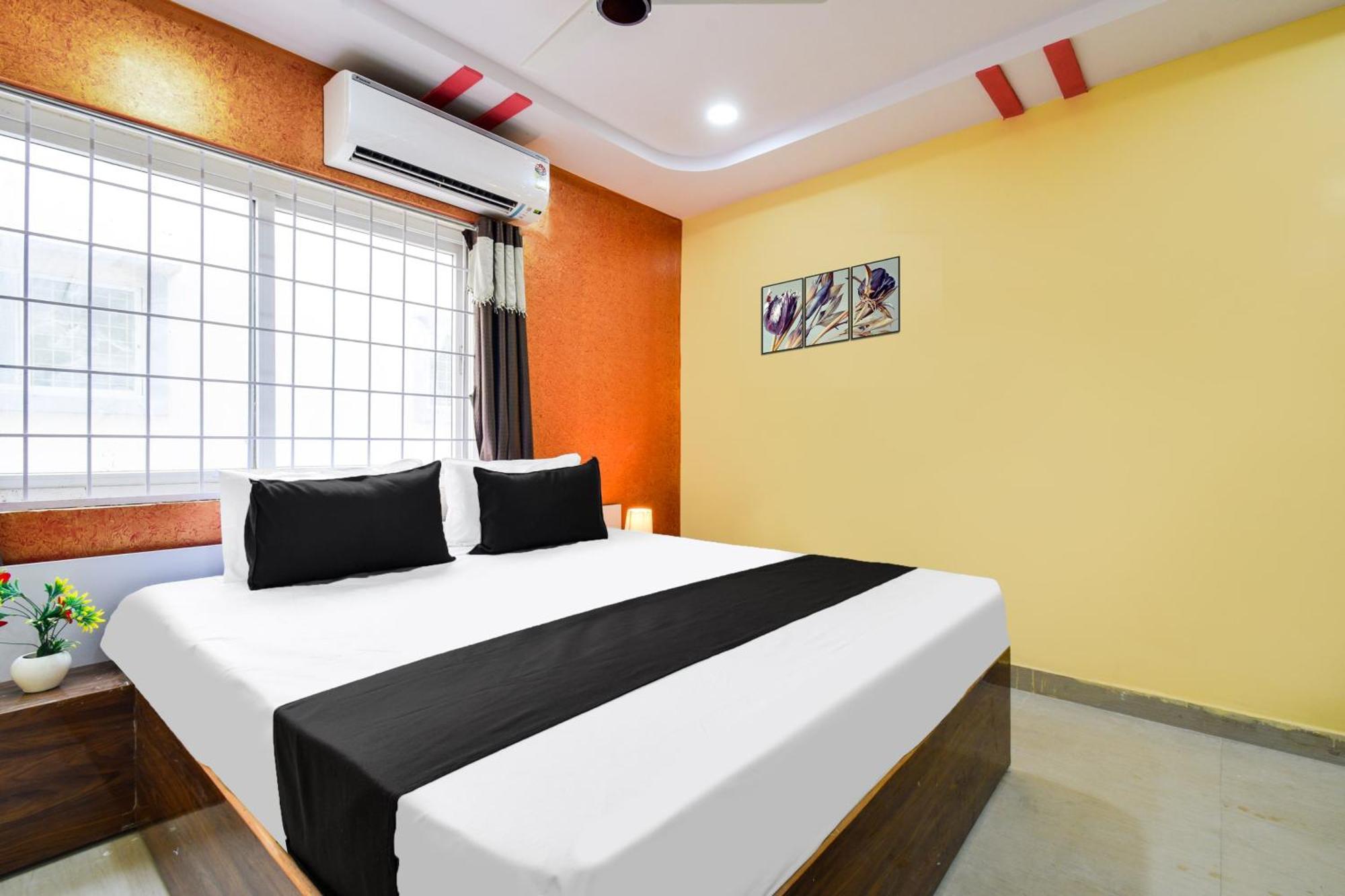 Hotel O Lucky Grand Hyderabad Bagian luar foto