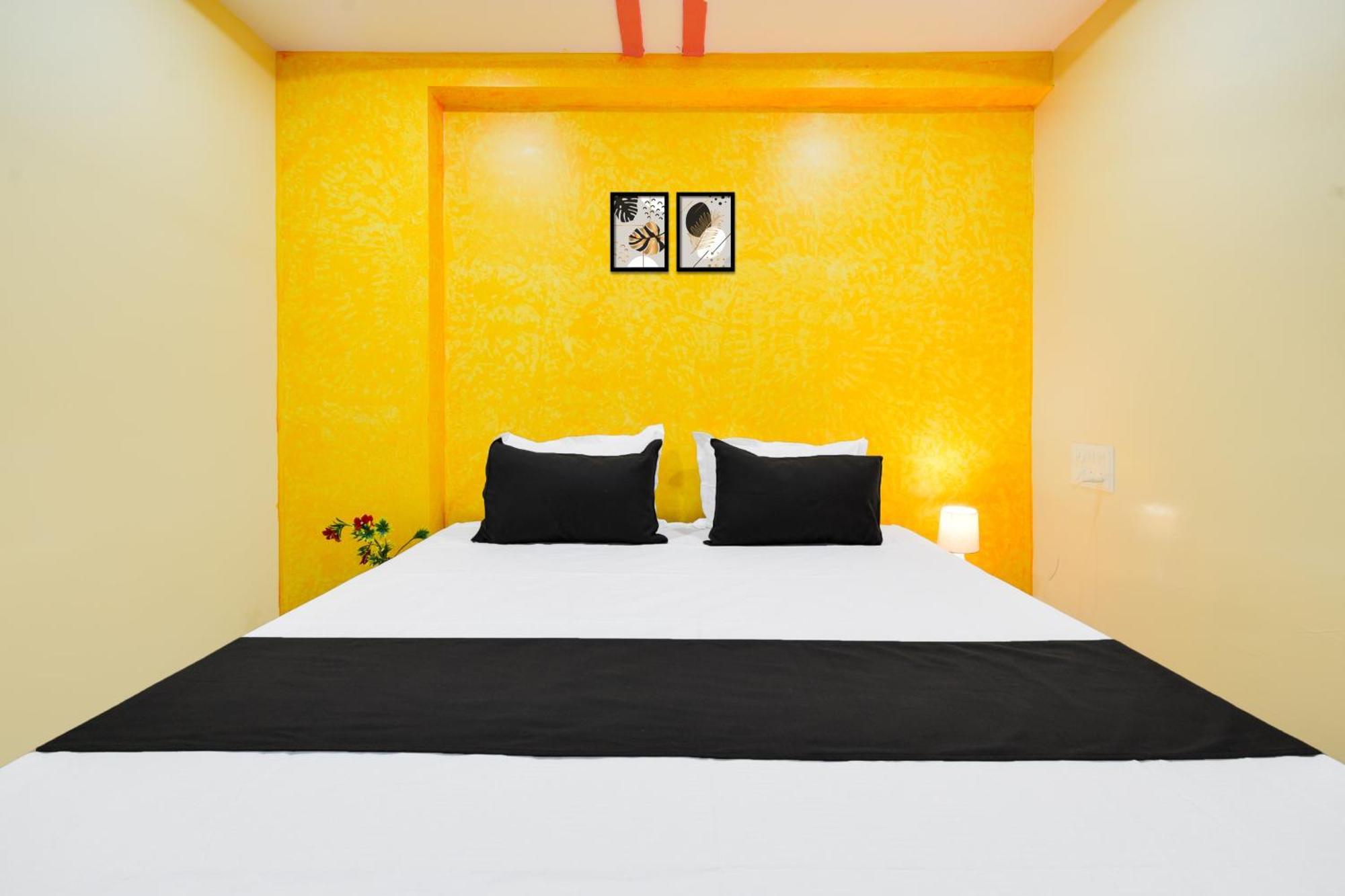 Hotel O Lucky Grand Hyderabad Bagian luar foto