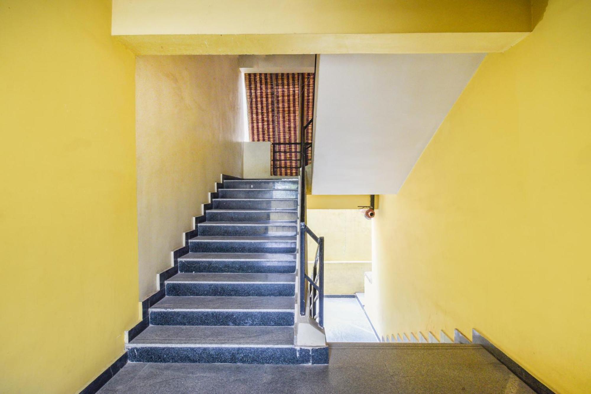 Hotel O Lucky Grand Hyderabad Bagian luar foto
