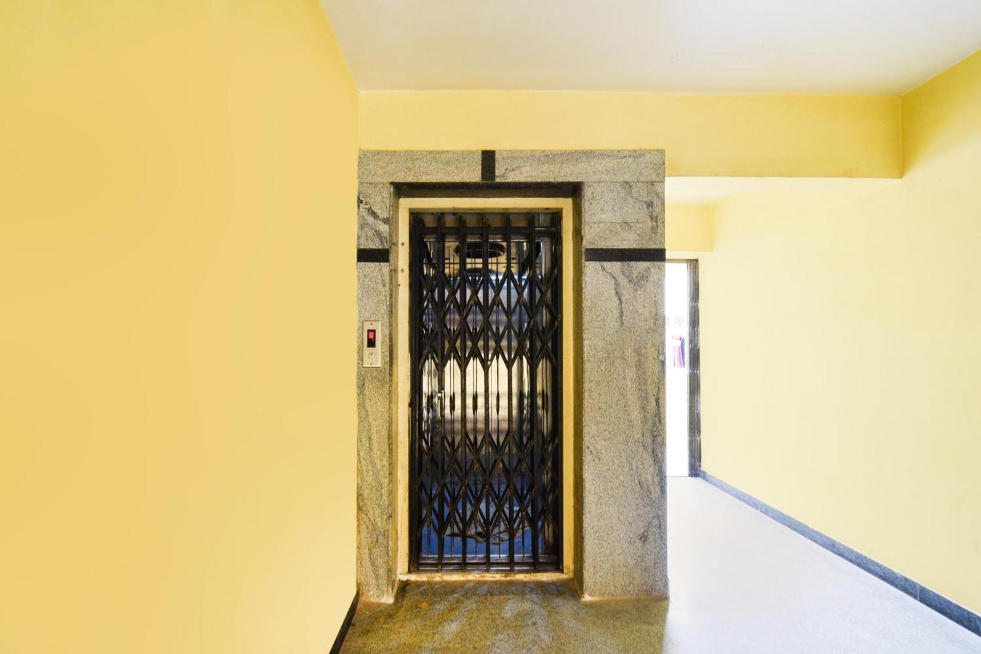 Hotel O Lucky Grand Hyderabad Bagian luar foto